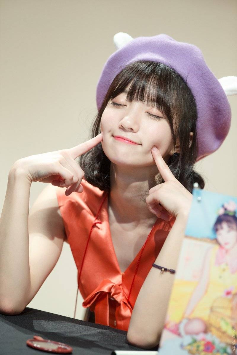 안본 사이 더 이뻐진 오마이걸 비니 | 인스티즈