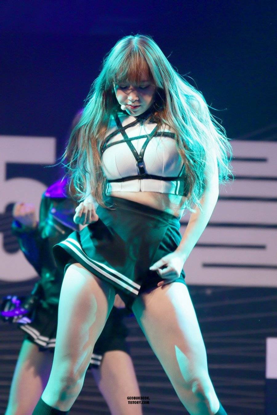 운동돌 급이 다른 성소 꿀벅지 몸매 .jpg | 인스티즈