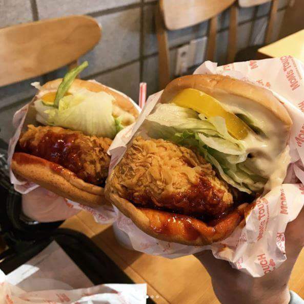 매운 거 잘 먹는 사람 취향저격한 맘스터치 신상 '불싸이버거' | 인스티즈