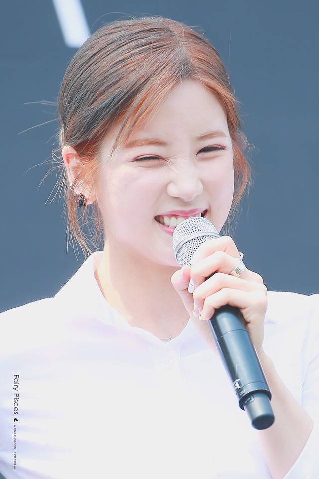 [에이핑크] 6월의 마지막 업로드는 누구로 할까 고민하다가 박초롱 | 인스티즈