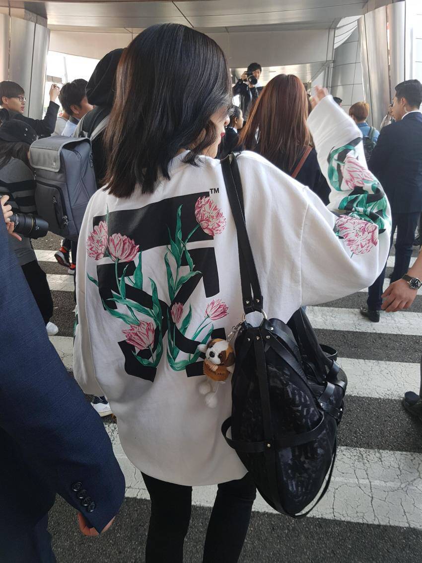 싱가폴 콘서트마치고 170430 입국한 트와이스 채영+미나 | 인스티즈