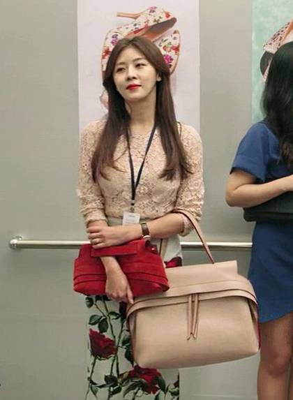 특이하게 드라마에서 겹가방 패션 선보인 하지원.jpg | 인스티즈