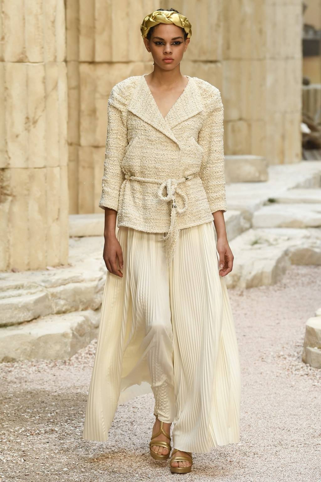 그리스에서 영감받은 CHANEL 2018 Cruise 컬렉션 | 인스티즈