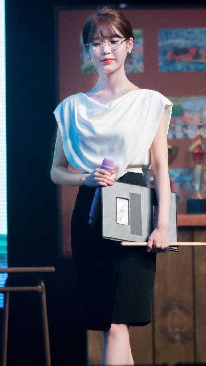 선생 이지은(25세) | 인스티즈