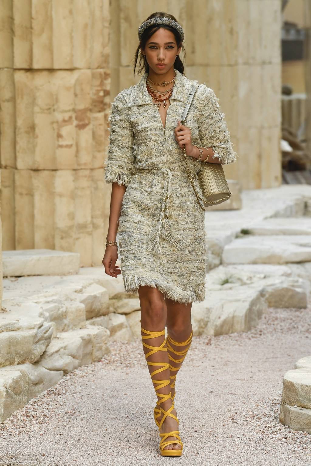 그리스에서 영감받은 CHANEL 2018 Cruise 컬렉션 | 인스티즈