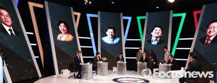 [문재인] 토론회 고생한 이니 | 인스티즈