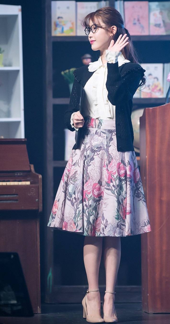 선생 이지은(25세) | 인스티즈