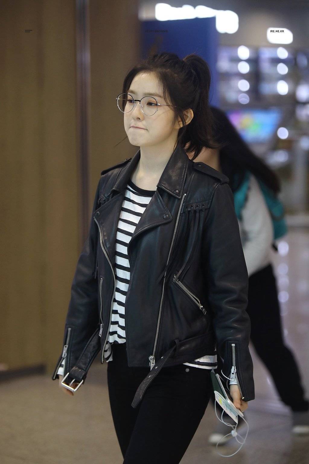 안경도 잘어울리는 아이린.jpg | 인스티즈