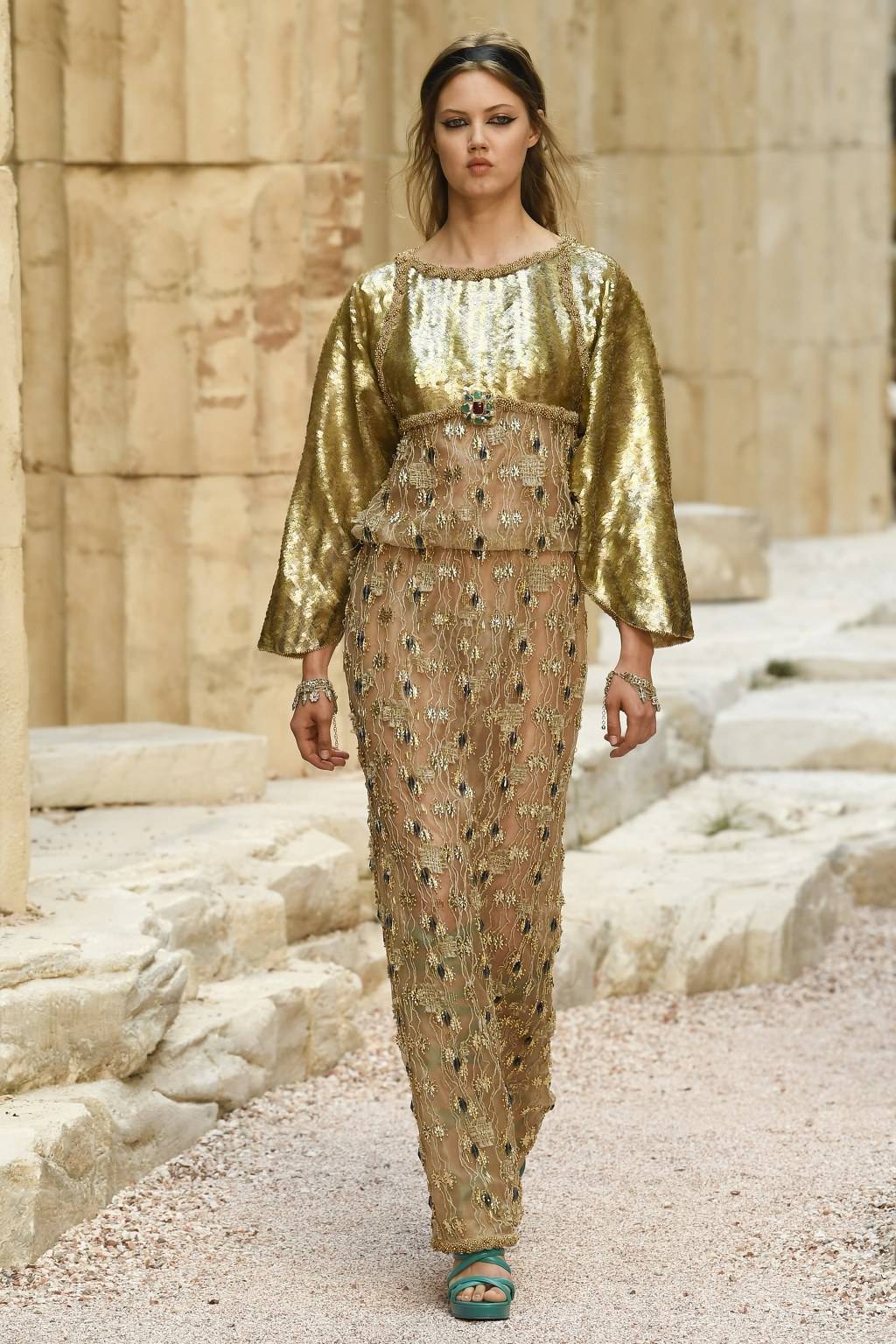 그리스에서 영감받은 CHANEL 2018 Cruise 컬렉션 | 인스티즈