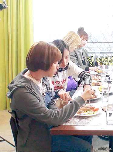 알프스🗻가서 알펜호른 불려고 노력하는 🐧 미나리 | 인스티즈