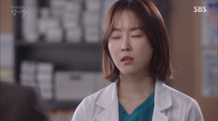 [낭만닥터김사부] 수쌤의 응급실 앞 진상 처리법ㅋㅋㅋㅋㅋ.jpgif | 인스티즈