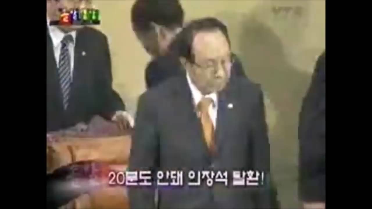 다시봐도 난장판인 노무현 탄핵 표결 당시 국회 본회의장 모습 | 인스티즈