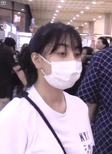 트와이스 지효 공항패션.gif | 인스티즈