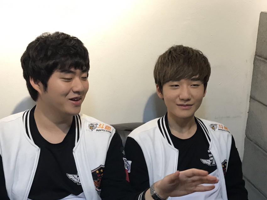 [LOL/소식] 어제 브라질에서 귀국한 SKT 팀의 현재 진행중인 롤챔스 썸머 프로필 촬영현장 사진 | 인스티즈