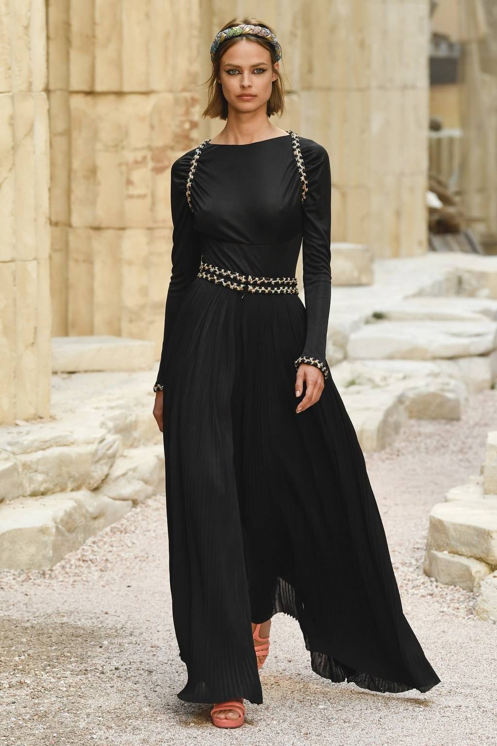 그리스에서 영감받은 CHANEL 2018 Cruise 컬렉션 | 인스티즈