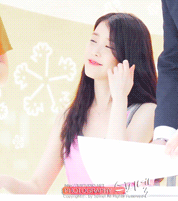 머리 넘기는 아이유.gif | 인스티즈