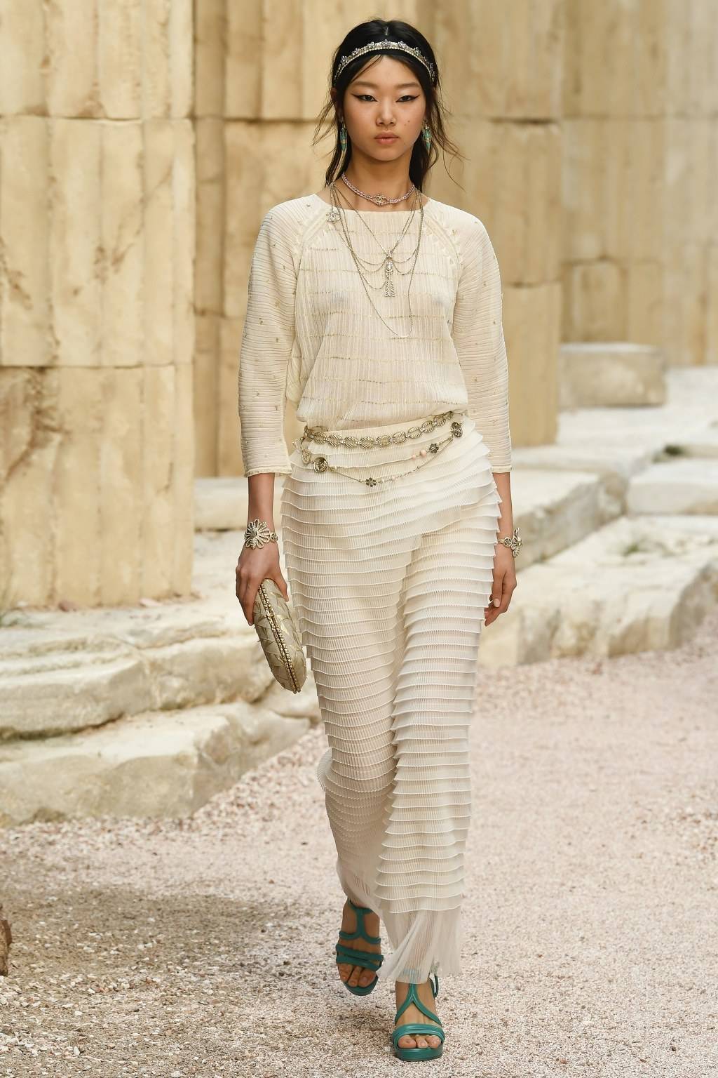 그리스에서 영감받은 CHANEL 2018 Cruise 컬렉션 | 인스티즈