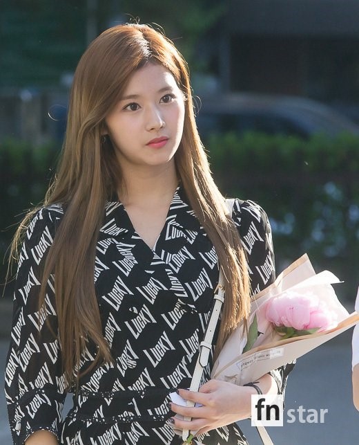 [twice] 출근길에 원피스입은 사나.jpg | 인스티즈