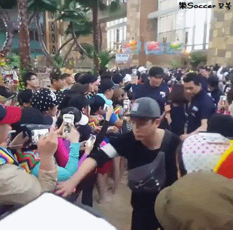 절도 현행범으로 체포된 여자친구 은하.gif | 인스티즈