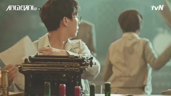 [시카고타자기] 80년간 한 여자를 사랑한 유령이 그녀에게 모습을 보이기까지 | 인스티즈