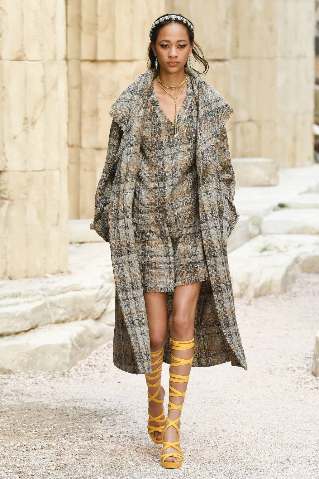 그리스에서 영감받은 CHANEL 2018 Cruise 컬렉션 | 인스티즈