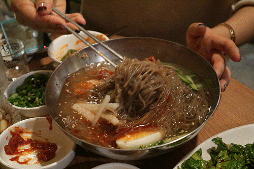 시원하고 상큼한 물냉면 움짤 gif | 인스티즈