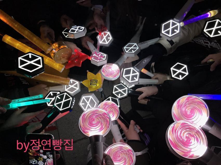 광화문 아이돌 덕후들 화합 현장.jpg | 인스티즈