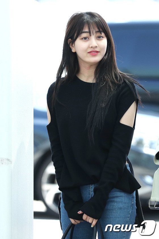 흑발 잘어울리는 지효 | 인스티즈