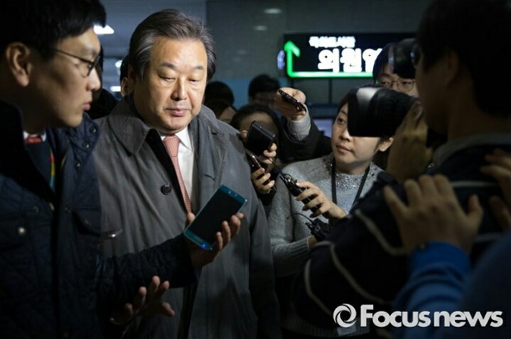 정덕들 사이에서 정치(인) 사진 잘찍기로 유명한 포커스뉴스 | 인스티즈