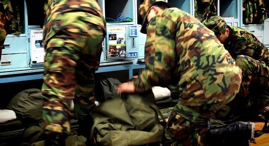 100억받기 vs 200억받고 군대 재입대하기 .jpg | 인스티즈