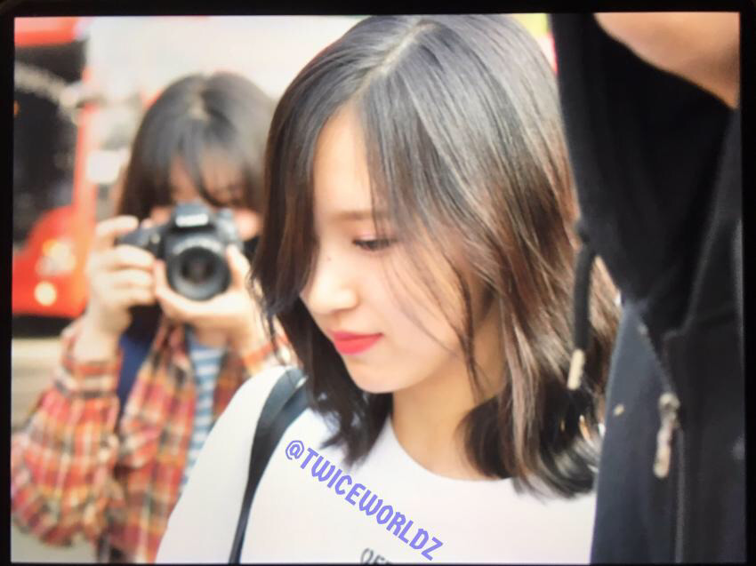 싱가폴 콘서트마치고 170430 입국한 트와이스 채영+미나 | 인스티즈