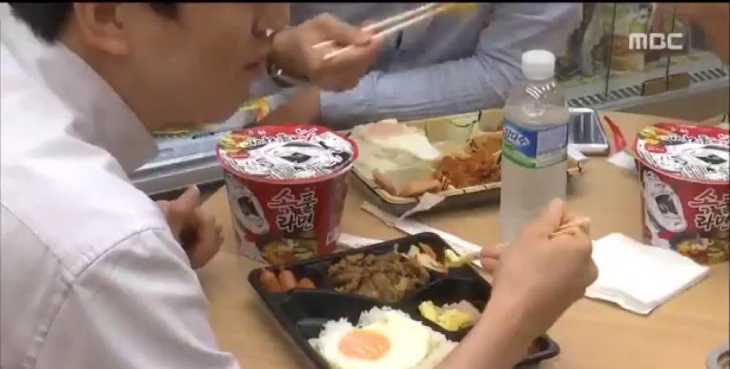 급기야 즉석에서 요리까지 해주는 편의점 도시락의 진화.jpg | 인스티즈