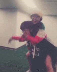 생긴 것과 하는 행동이 영 딴판인 여자 아이돌 | 인스티즈