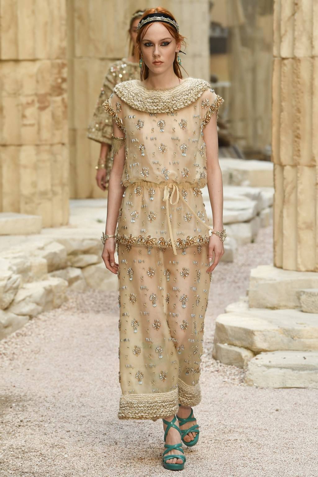 그리스에서 영감받은 CHANEL 2018 Cruise 컬렉션 | 인스티즈