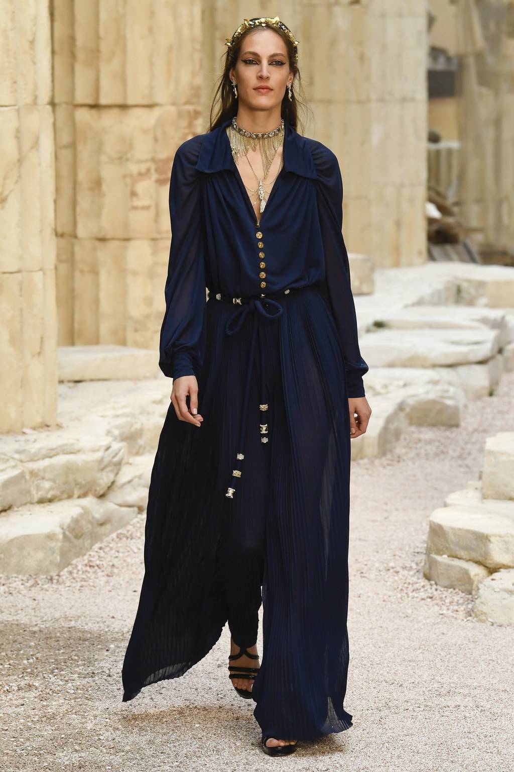 그리스에서 영감받은 CHANEL 2018 Cruise 컬렉션 | 인스티즈