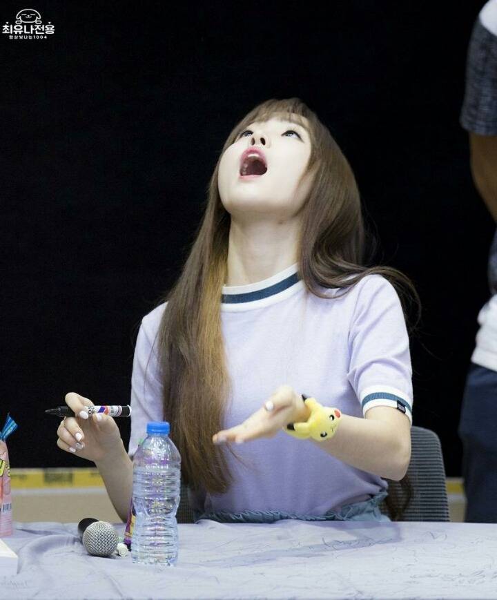 스마트폰이 없어서 음악방송 대기실에서 다리찢고 놀았다는 아이돌 | 인스티즈