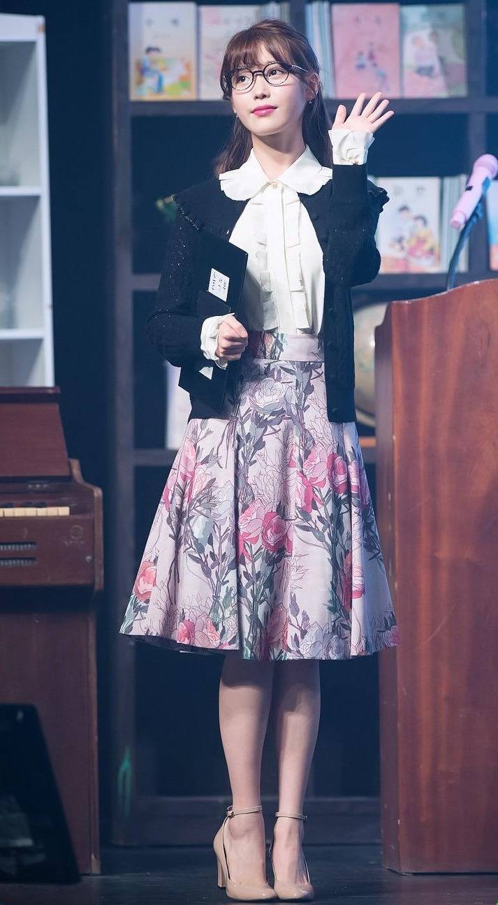 선생 이지은(25세) | 인스티즈