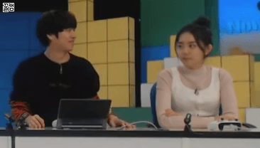 게임하다 빡쳐서 엘보우 날리는 소혜.gif | 인스티즈