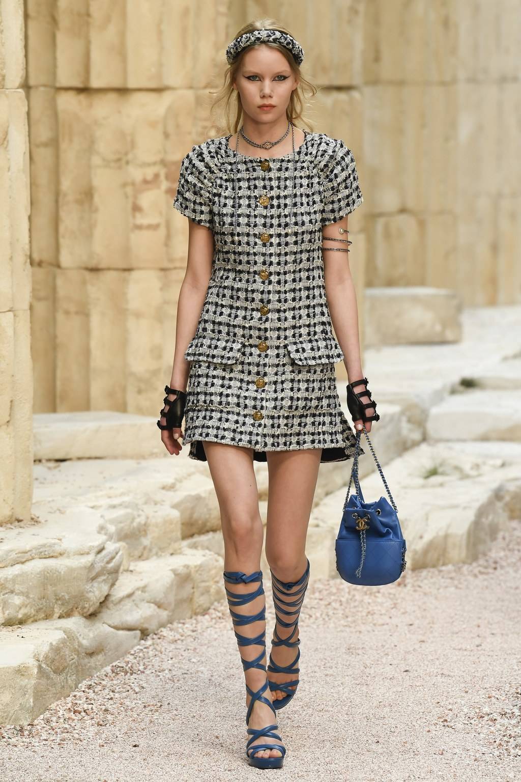 그리스에서 영감받은 CHANEL 2018 Cruise 컬렉션 | 인스티즈