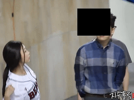 실제로 여자 연예인을 봤을때.gif | 인스티즈