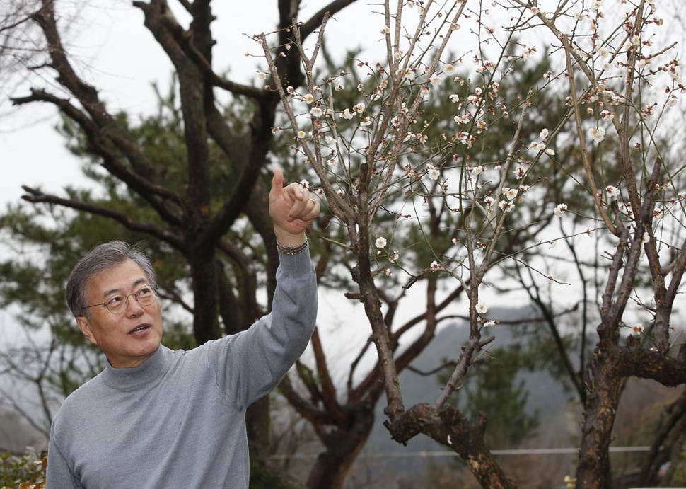 넥타이 매는걸 싫어한다는 문재인 | 인스티즈