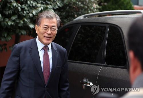 넥타이 매는걸 싫어한다는 문재인 | 인스티즈