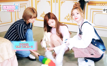 트와이스 전기안전송.gif | 인스티즈