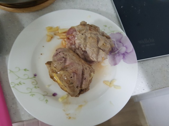 패망의 기운이 서려있는 돼지고기 치즈말이 | 인스티즈