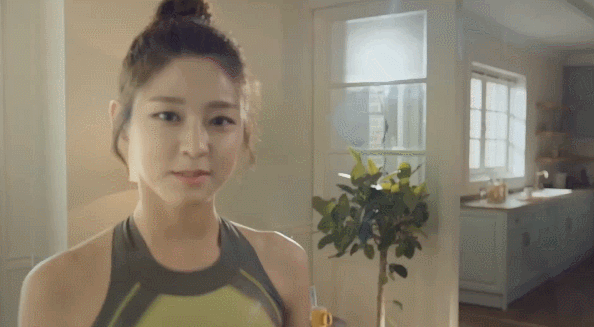 설현이 뽀뽀~.gif | 인스티즈