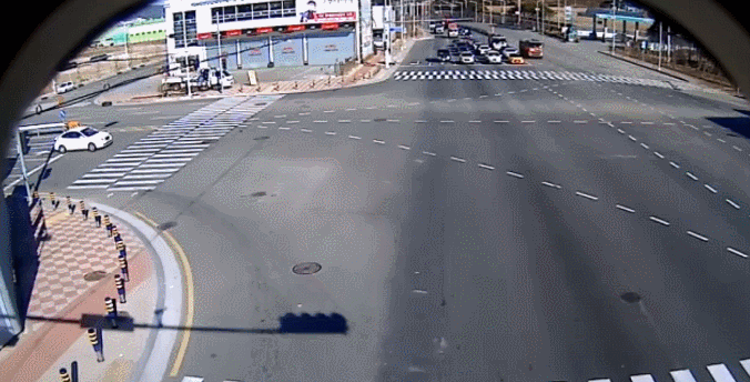 우리나라 엄청 안 지키는 운전습관.gif | 인스티즈