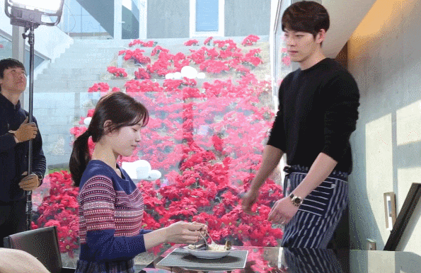 키스씬 연습하는 수지...gif | 인스티즈