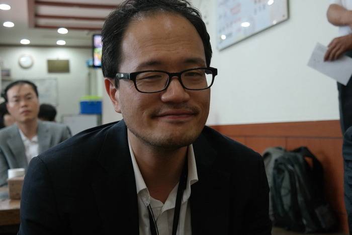 국회에서 자는 거지 국회의원.jpg | 인스티즈