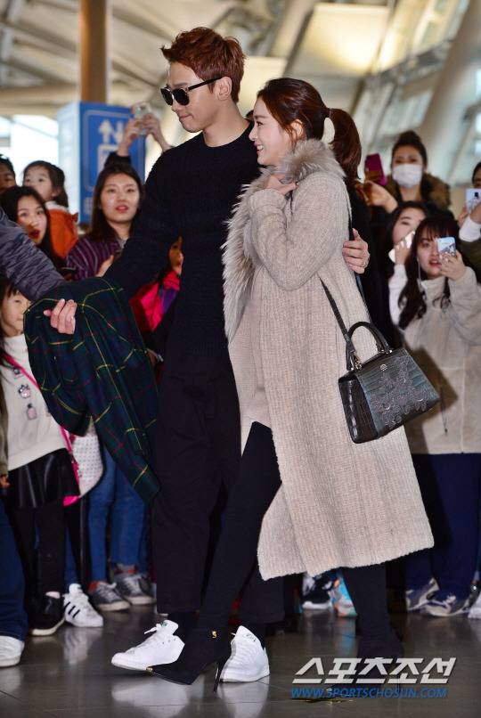 신혼여행 떠나는 비-김태희 부부.jpg | 인스티즈