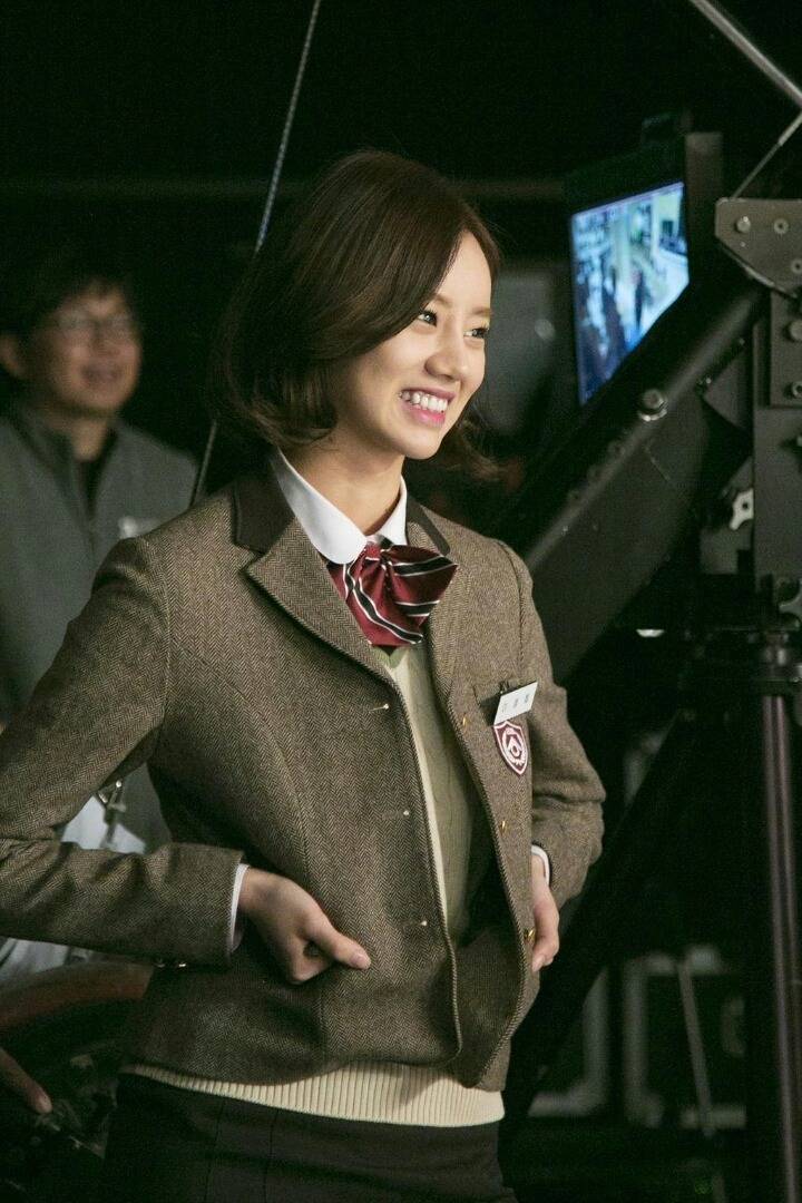 예전에 교복입은 이런여친이 데이트장소에서 웃으며 기다려준적이 있었죠.jpg | 인스티즈